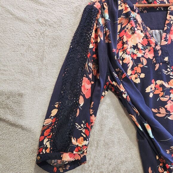 Torrid Blue Challis Embroidered Sleeve Floral Blouse Size 1X Dainty Flowy Career - Picture 4 of 9